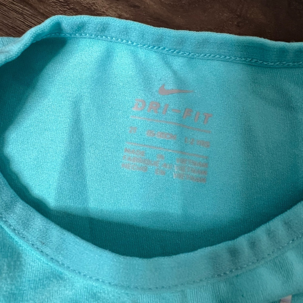 2T Nike Tops - Picture 4 of 4